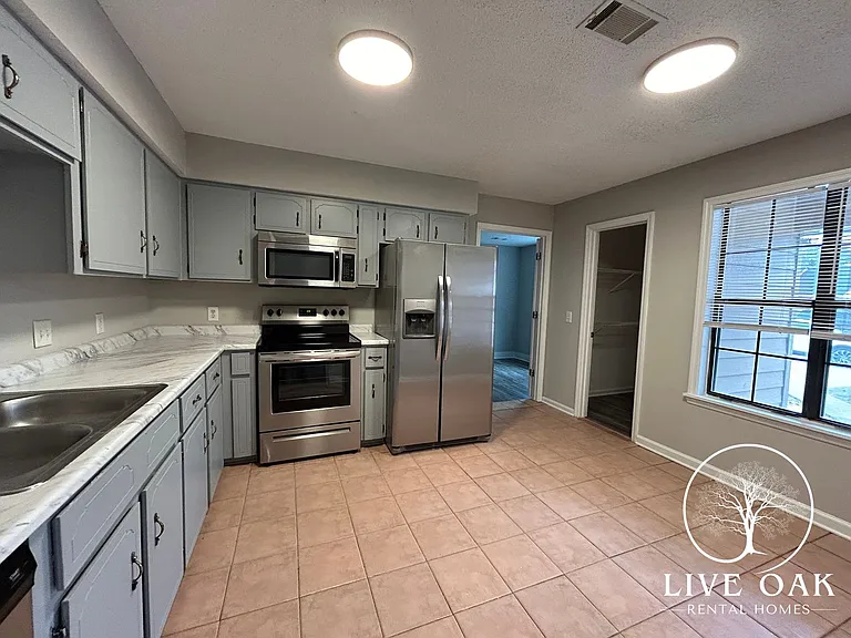 904 Willowbrook Dr — Photo 6