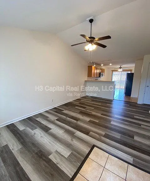 55 Crimson Ct #B — Photo 2
