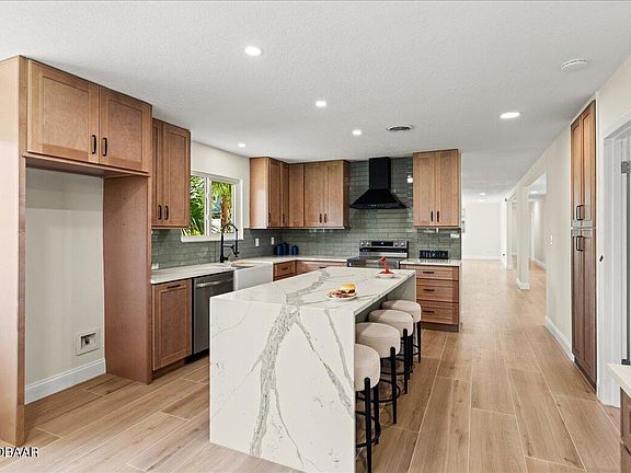 3rd image of 92 University Cir
