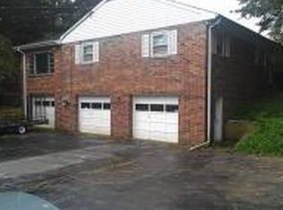 108 Edwards Dr, Coatesville, PA 19320