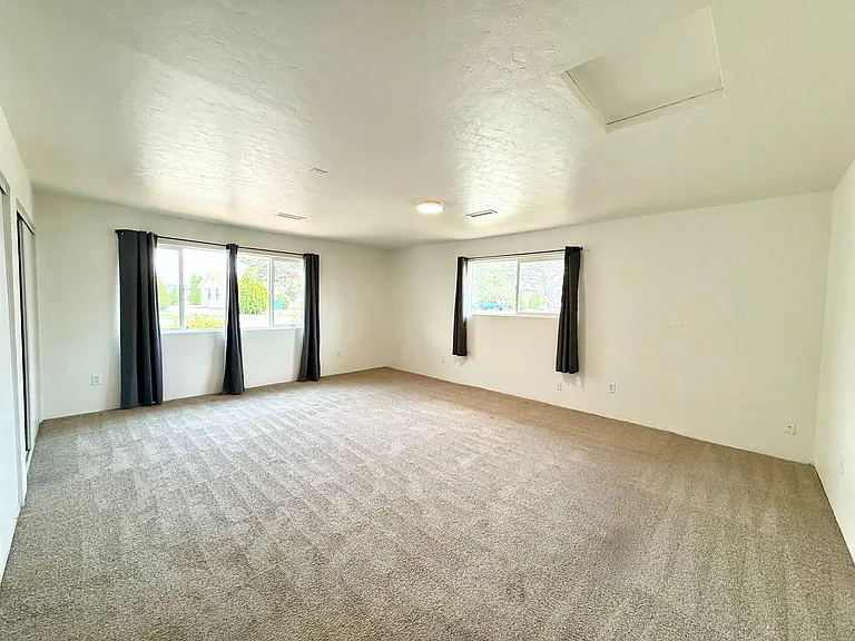 4558 N Miner Rd — Photo 9