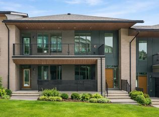 615 SW Sovereign Cmn SW, Calgary, AB T3C 3Y3