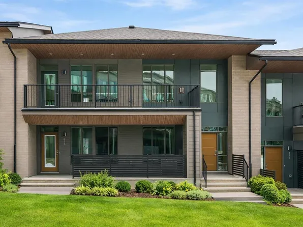 615 SW Sovereign Cmn SW, Calgary, AB T3C 3Y3