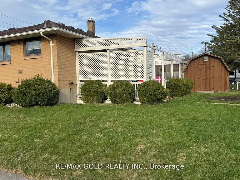 979 Wellington St — Photo 19