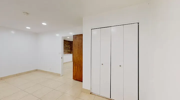 Rented by Keller Williams NYC | media 17