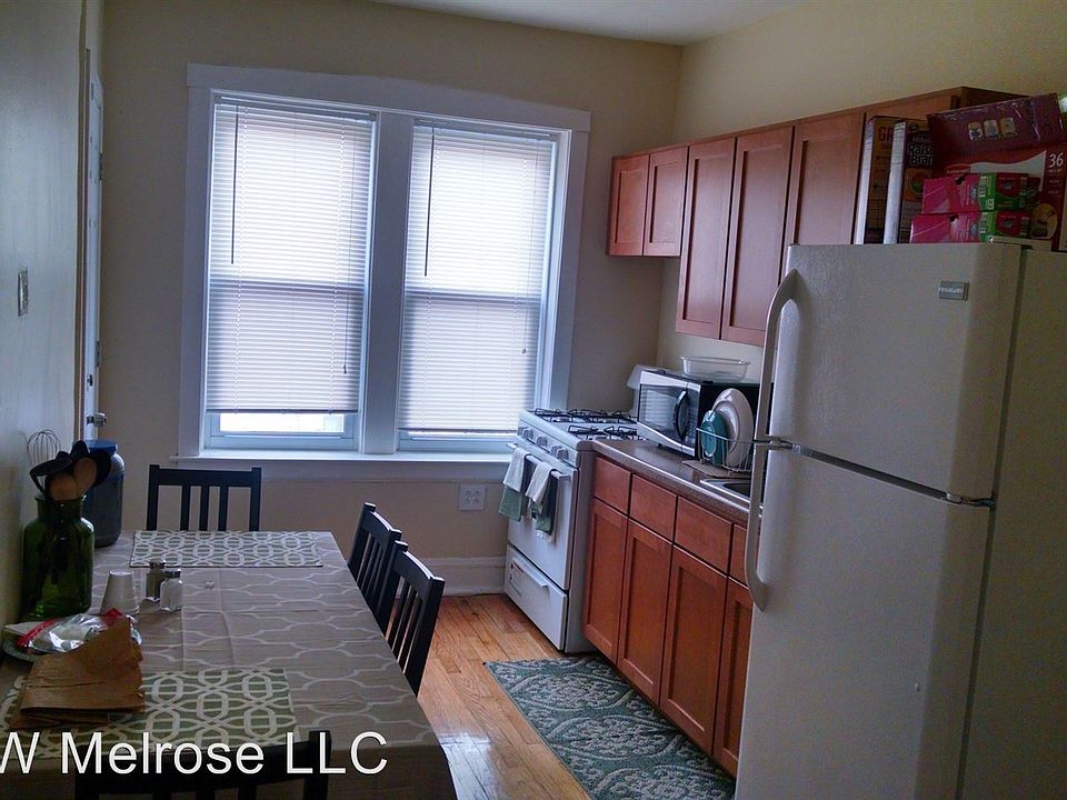1st image of 4016 W Melrose St APT 3S