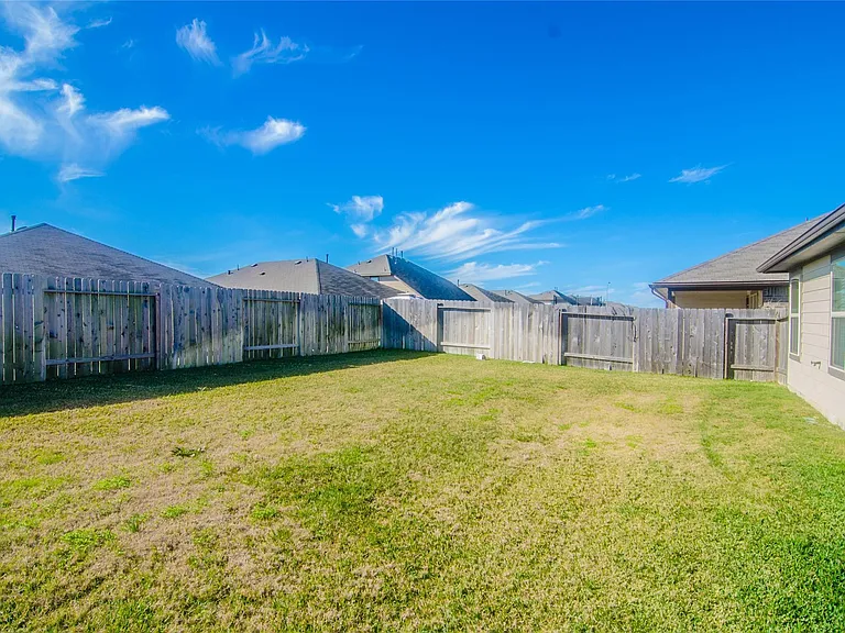 29219 Dunns Creek Ct — Photo 18