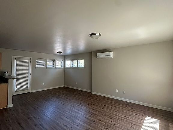 3rd image of 8315 SE Brooklyn St #8309