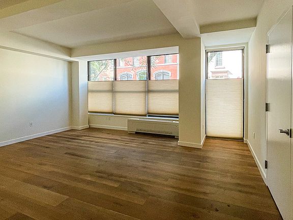 3rd image of 20 Henry St APT 1AN