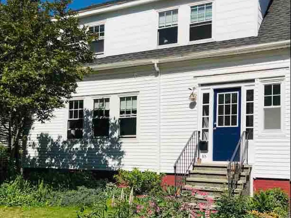 63 Colonial Rd