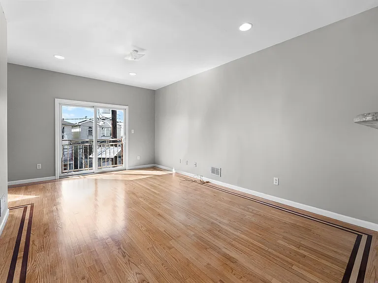 392 Liberty Ave #1 — Photo 11