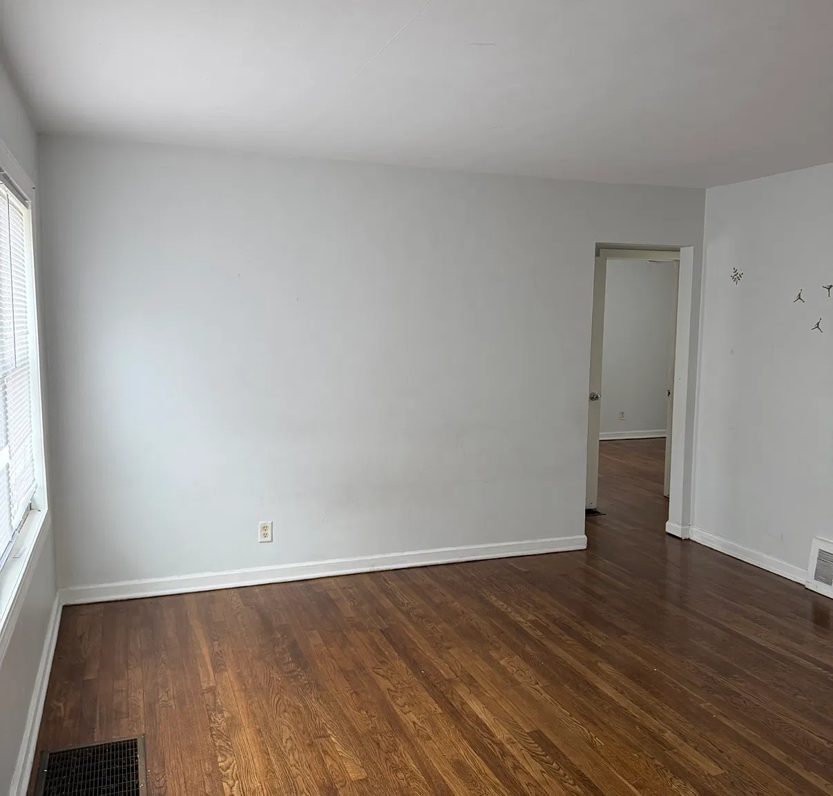 2312 Monroe - Unit 1 — Photo 2