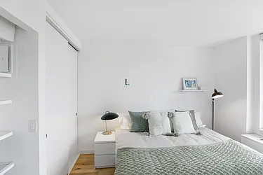 Rented by R New York