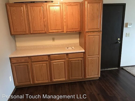 3rd image of 915 10th Ave W APT 5