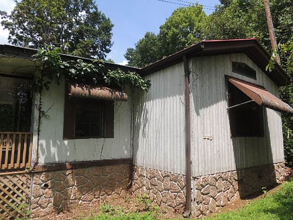 2nd image of 414 Jefferson Dr