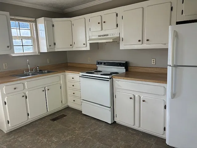 413 N Church St #6 — Photo 3