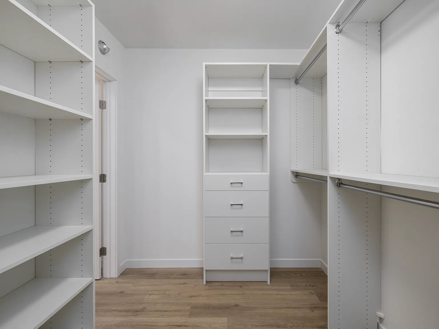 Studio, 428 sqft, $1,550 — Photo 1
