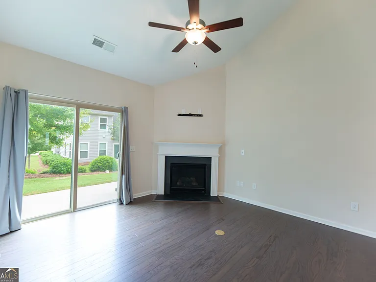 57 Robertson Ave — Photo 13