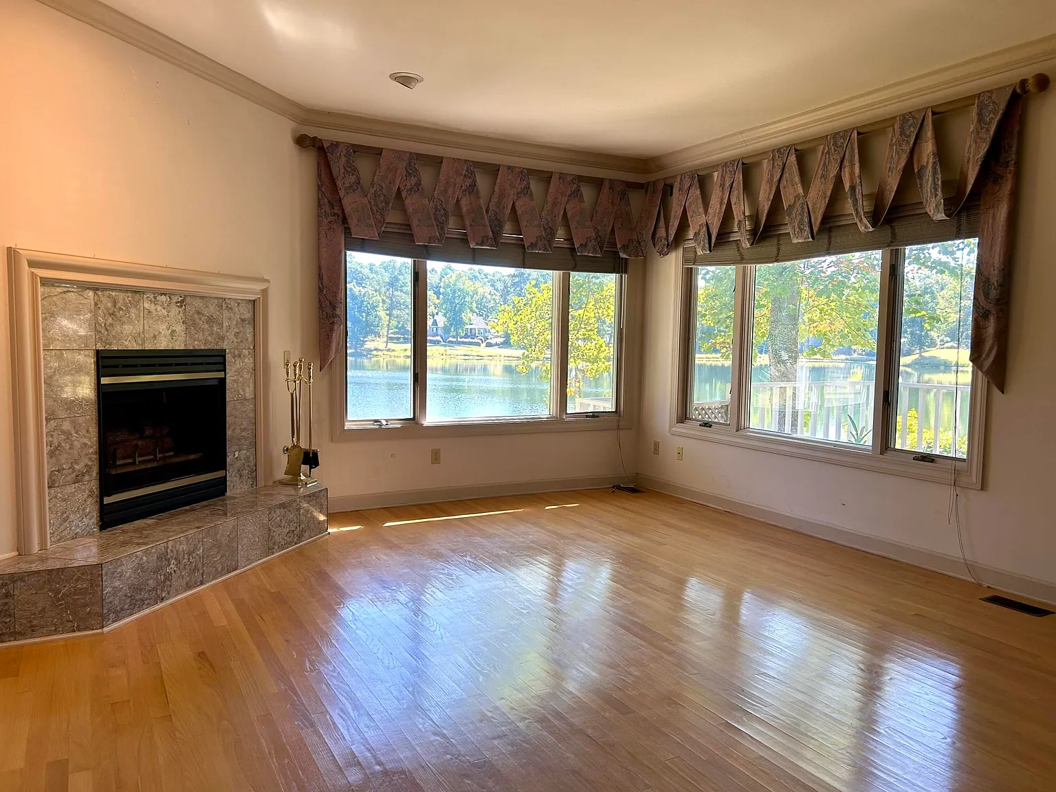 2 bed, 2.0 bath, 1868 sqft, $1,985 — Photo 3