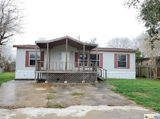 821 Hackberry St, Port Lavaca, TX 77979