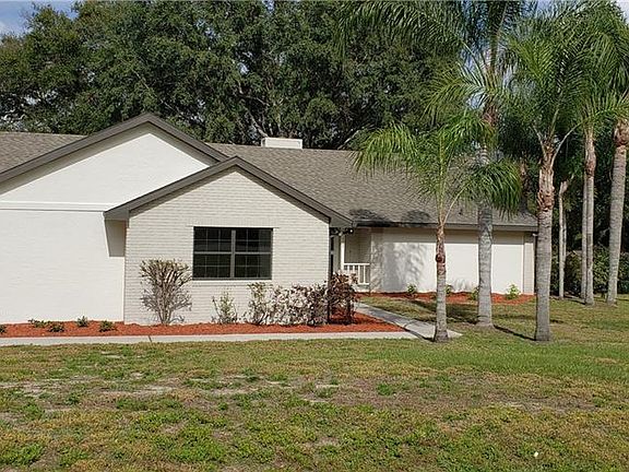 3rd image of 10403 Lake Hill Dr