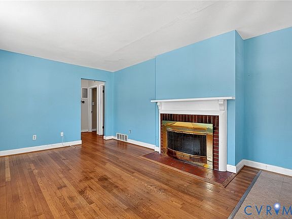 5th image of 7402 Oakmont Dr