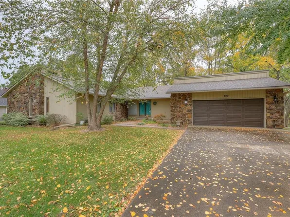 809 Elmwood Ln, Pittsburg, KS 66762