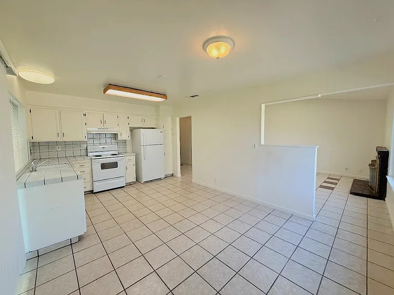 455 Columbia Ave — Photo 6