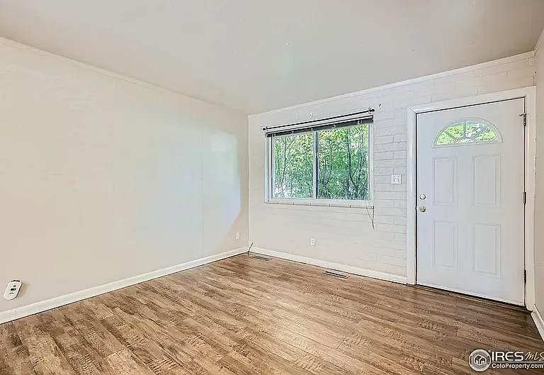 1308 Castlerock Dr — Photo 2