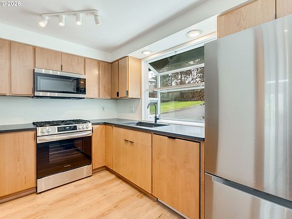 5th image of 11990 SW Corby Dr APT 2