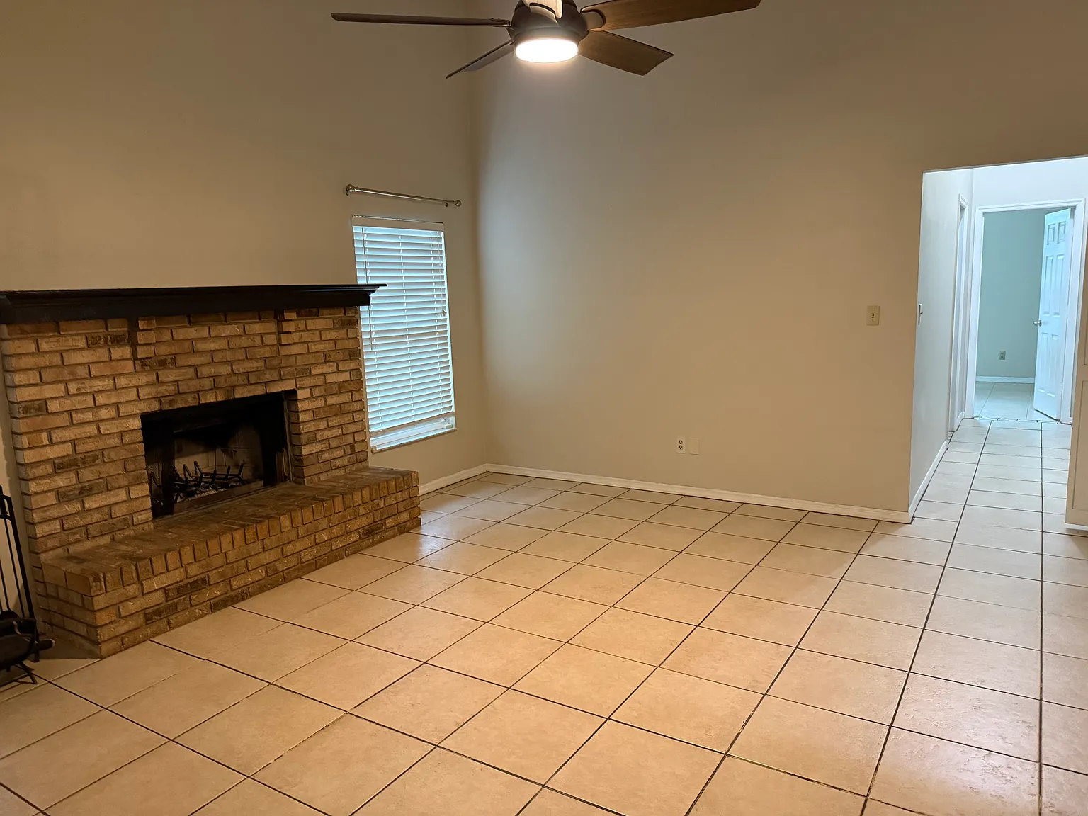 3 bed, 1739 sqft, $2,650 — Photo 3