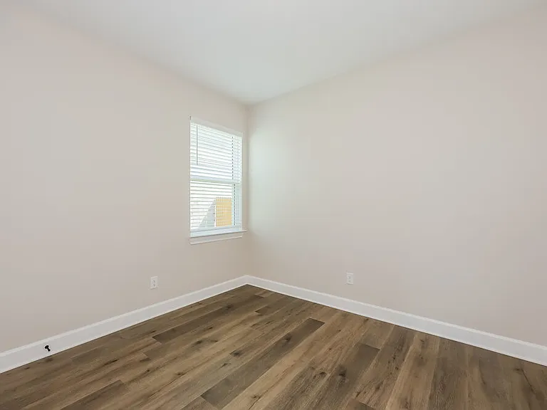 345 Magnolia Blvd — Photo 13