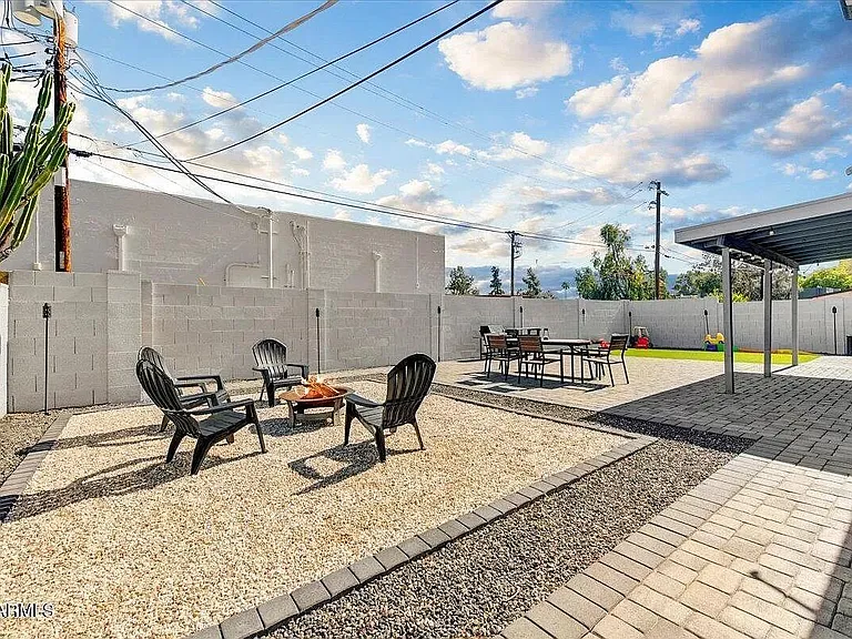 2217 N Sunset Dr — Photo 17