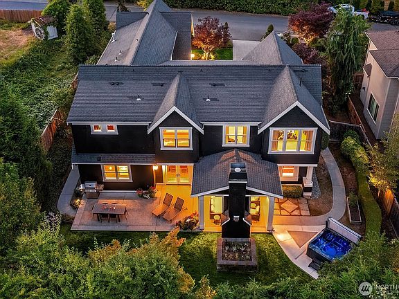 2nd image of 9819 NE 20th Street