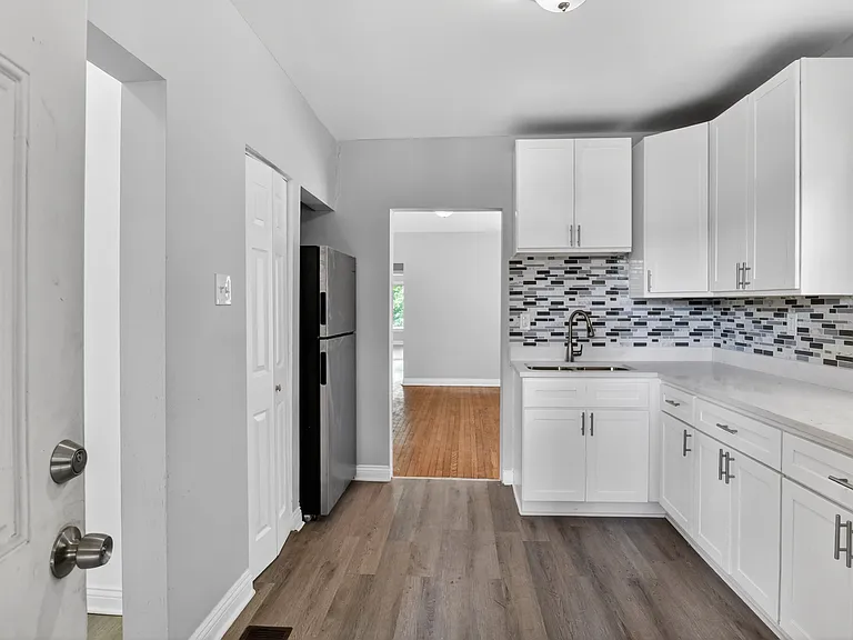 7847 S Bennett Ave #1 — Photo 18