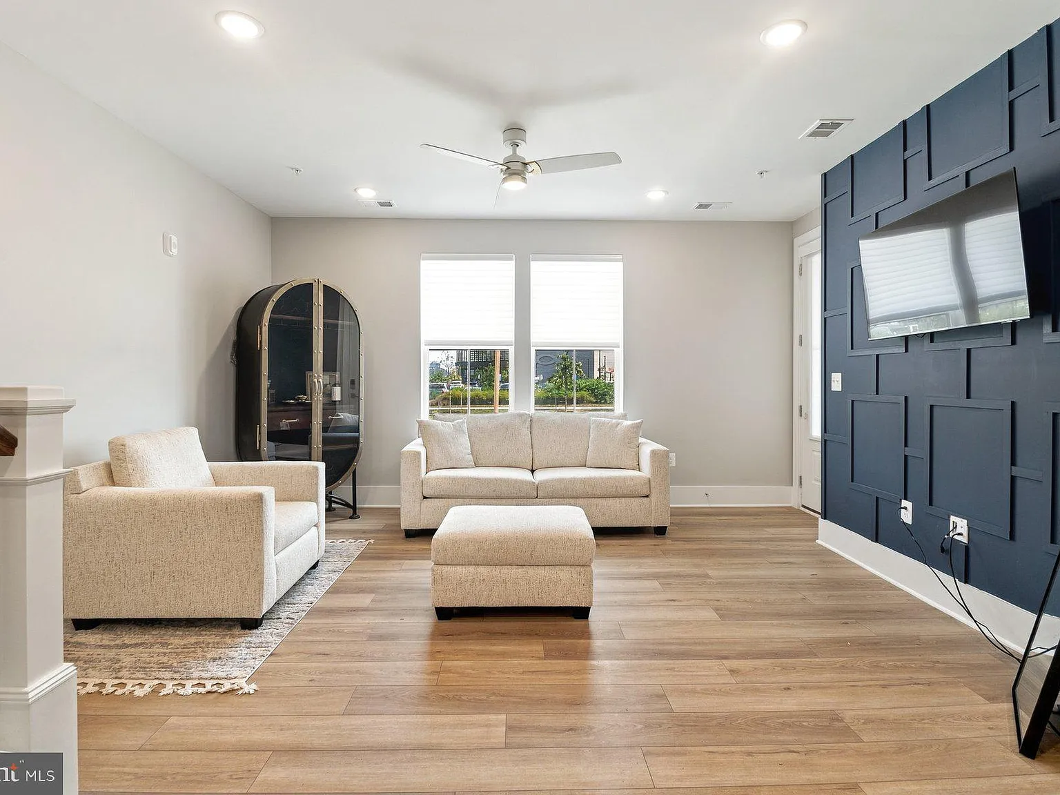 3 bed, 2.5 bath, 1600 sqft, $3,750 — Photo 4