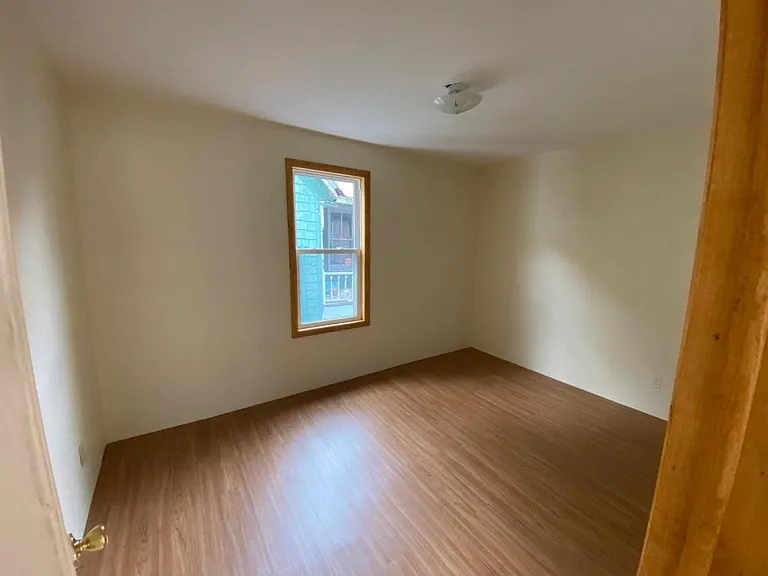 923 Churchill Ave — Photo 3