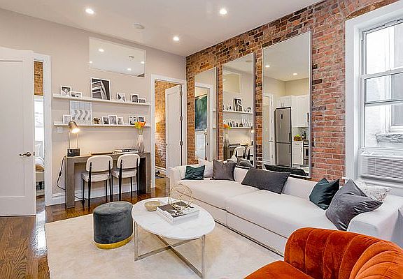 2nd image of 321 W 11th St #7