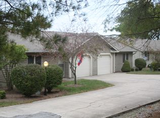 103 Pine Shore Dr #33, Carbondale, IL 62902