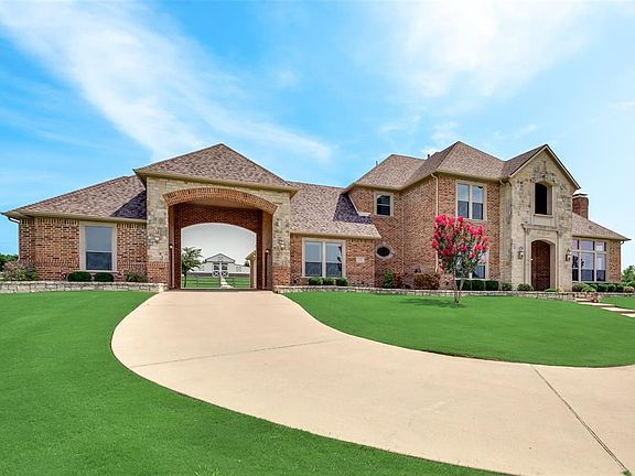 2nd image of 2705 Rolling Meadows Dr