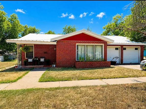 700 Avenue D SE, Childress, TX 79201