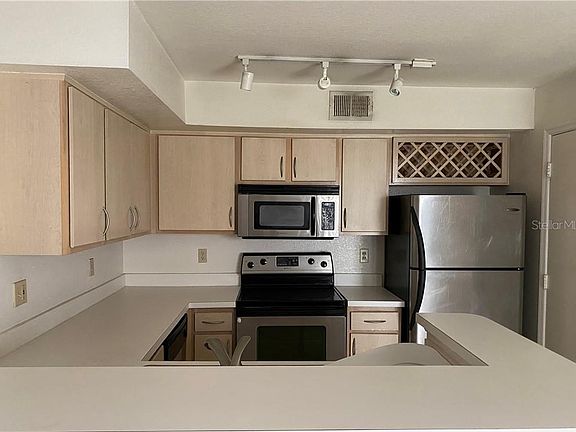 4th image of 7320 Westpointe Blvd APT 516