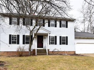 4985 Corliss Rd, Lyndhurst, OH 44124