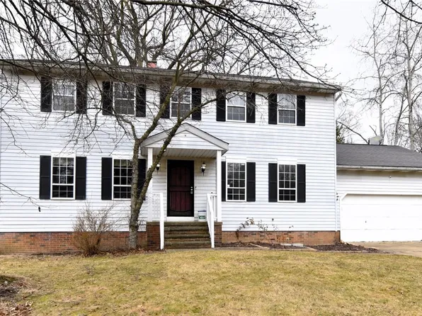 4985 Corliss Rd, Lyndhurst, OH 44124