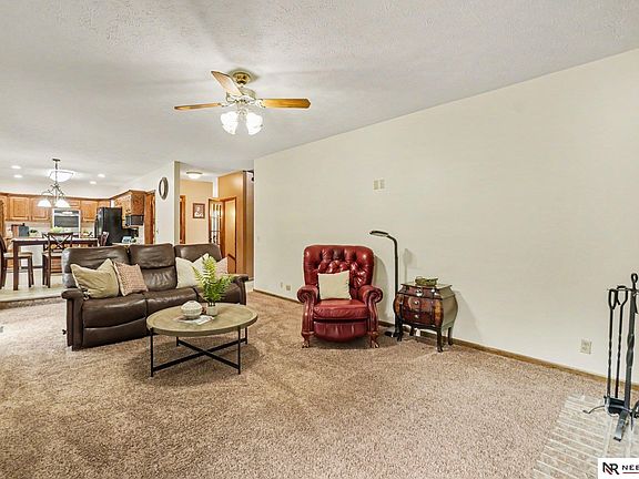5th image of 4816 S 167th St
