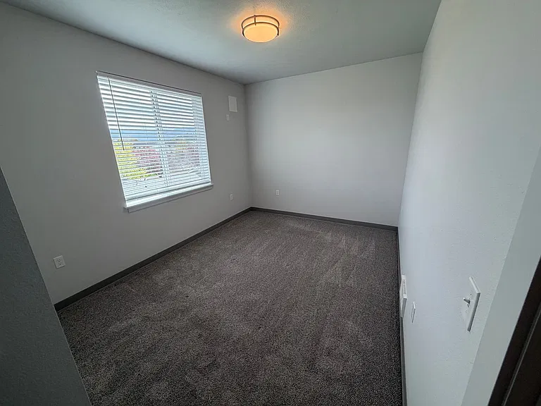 Nathan Apartments — Photo 48