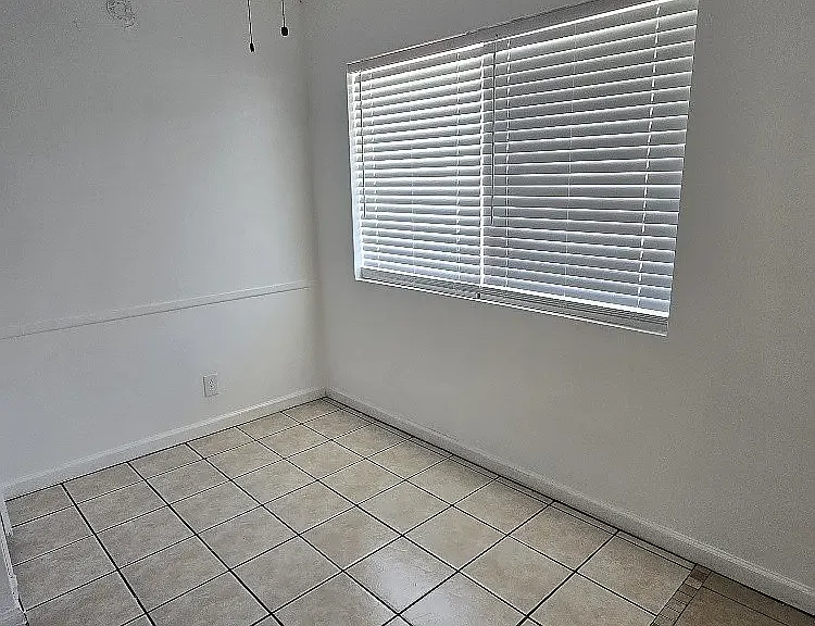 771 Spruce Ave #K & E — Photo 6