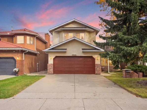 2820 W Signal Hill Dr SW, Calgary, AB T3H 2L9