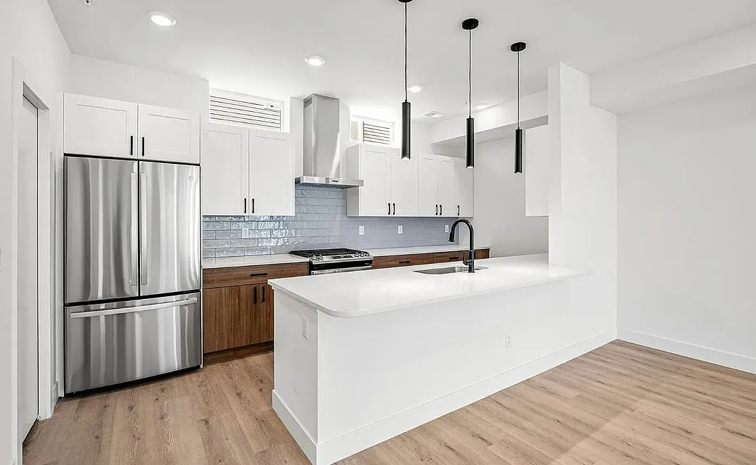 3 bed, 1710 sqft, $3,200 — Photo 1