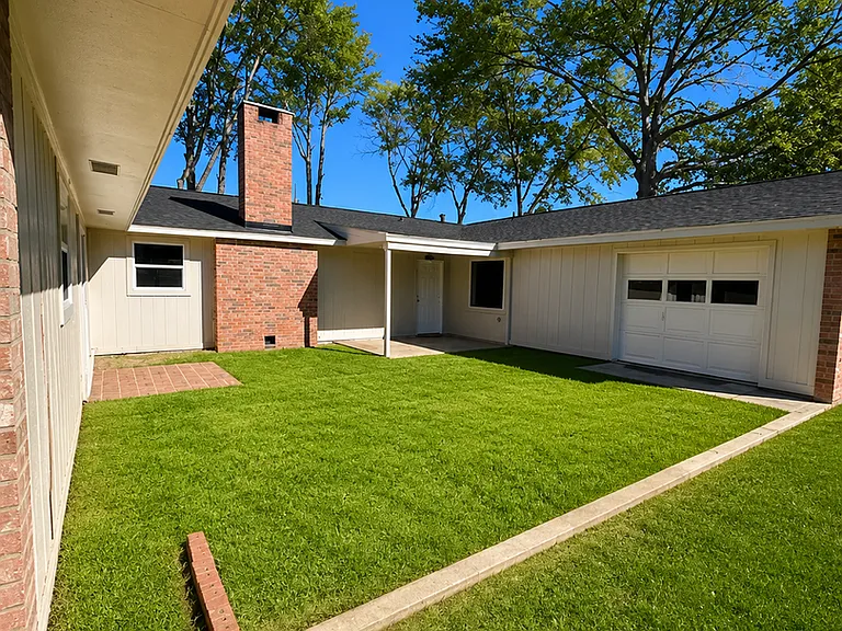 806 Holly St — Photo 19
